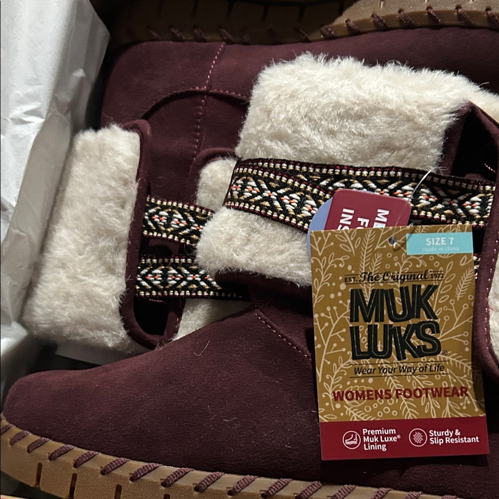 Muk Luks Women's Maroon Boots with White Lining